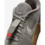 Tênis Nike Metcon 8 Masculono - Cinza / Vermelho