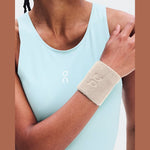 Munhequeira On Running Courtside Wristband - Ivory
