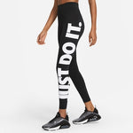 Legging Nike Sportswear Essential Feminina - Preta