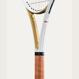 Raquete de Tênis Wilson Roger Federer RF 01 Hall Of Fame 300g - Branca/Dourada