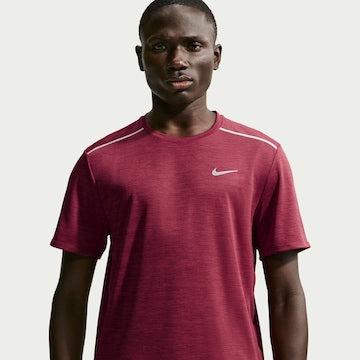 Camiseta Nike Dri-Fit  UV Miler Masculina - Bordô