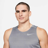 Regata Nike Dri-FIT Miler Masculina - Cinza
